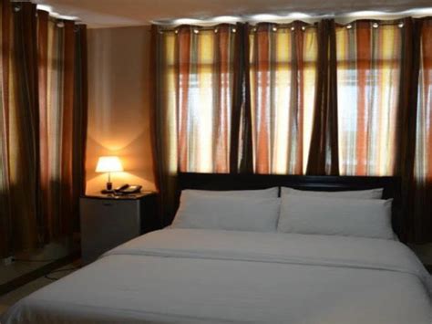 The Best Hotels in La Carlota City .